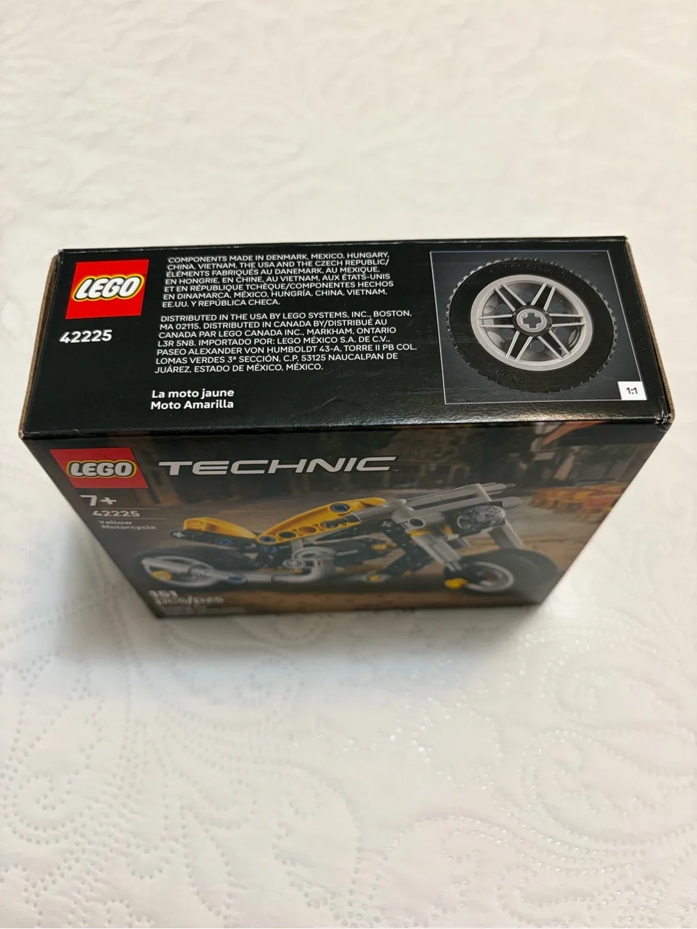 Lego Technic Yellow and Gray Motorcycle Model 42225 COLLECTIBLES